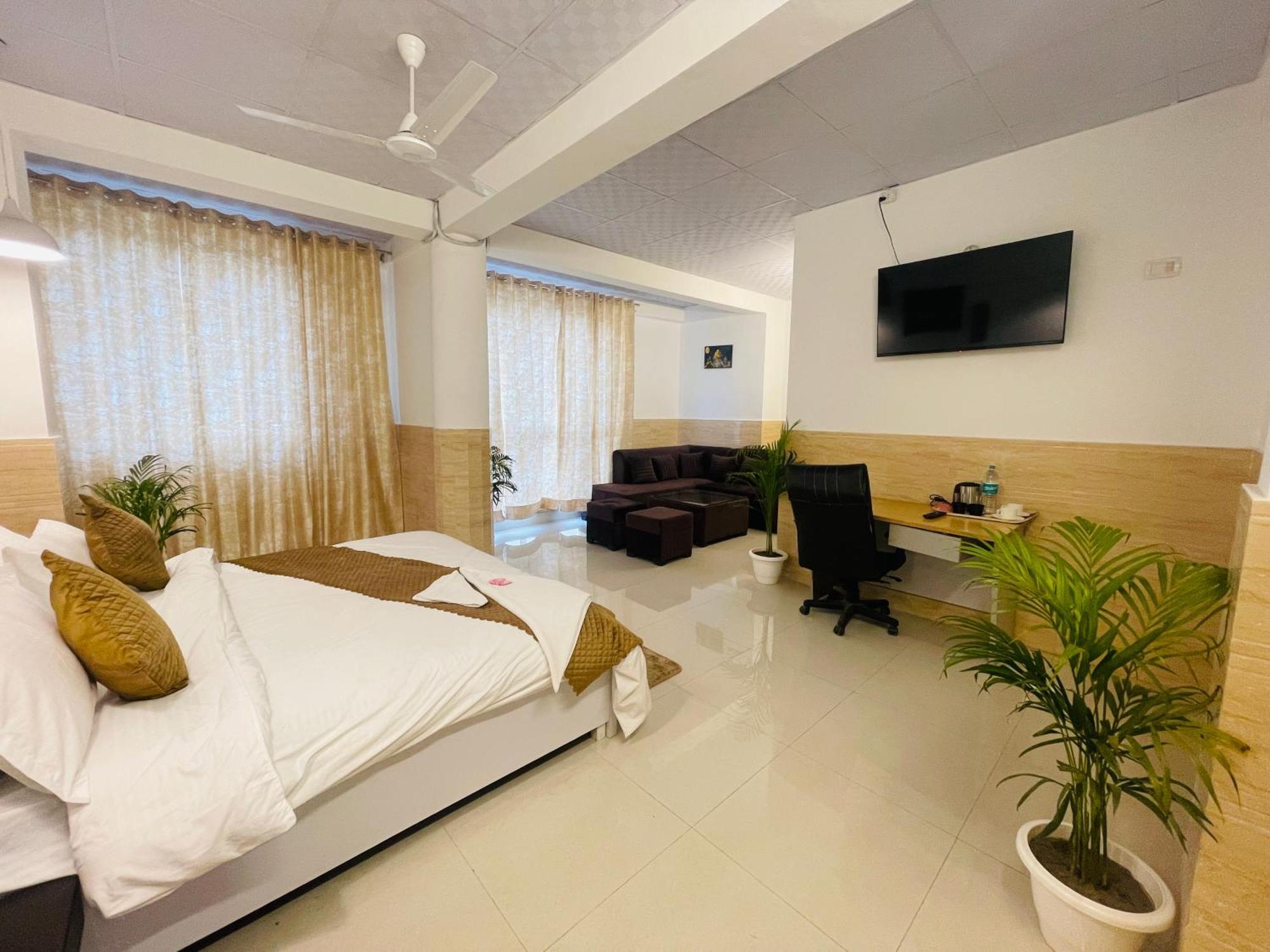 Hotel Relax In - Noida Sector 18 Esterno foto