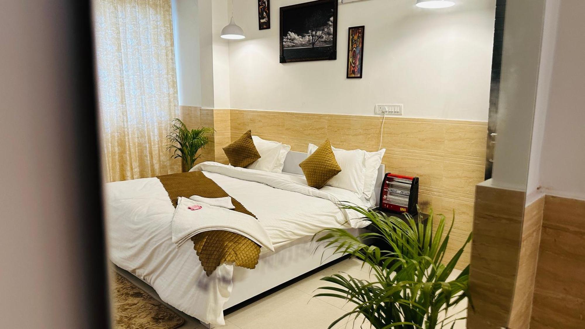 Hotel Relax In - Noida Sector 18 Esterno foto