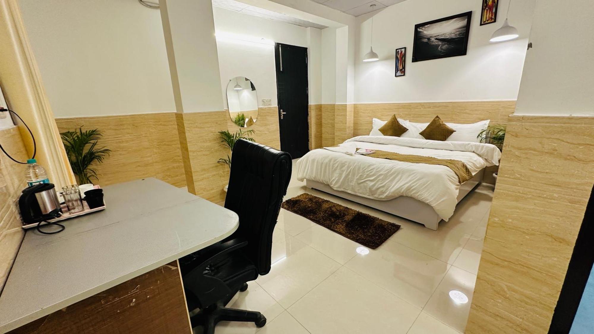 Hotel Relax In - Noida Sector 18 Esterno foto